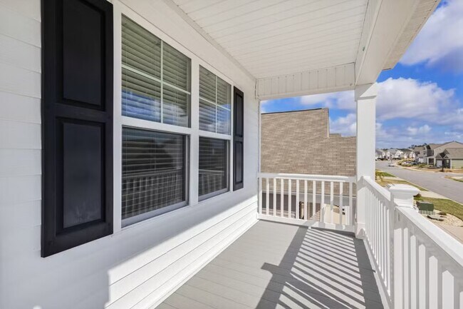 Building Photo - 2053 Ainsley Dr