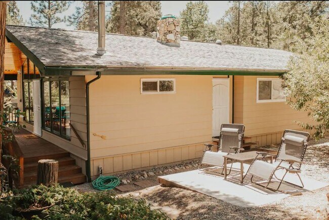Building Photo - 52826 Balsam Dr