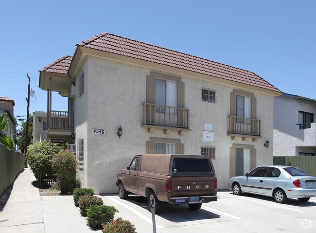 Primary Photo - 4246 Swift Ave