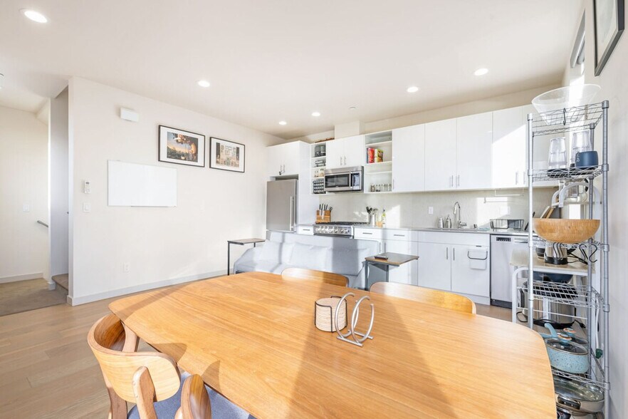 Building Photo - 3617 2nd Ave NW