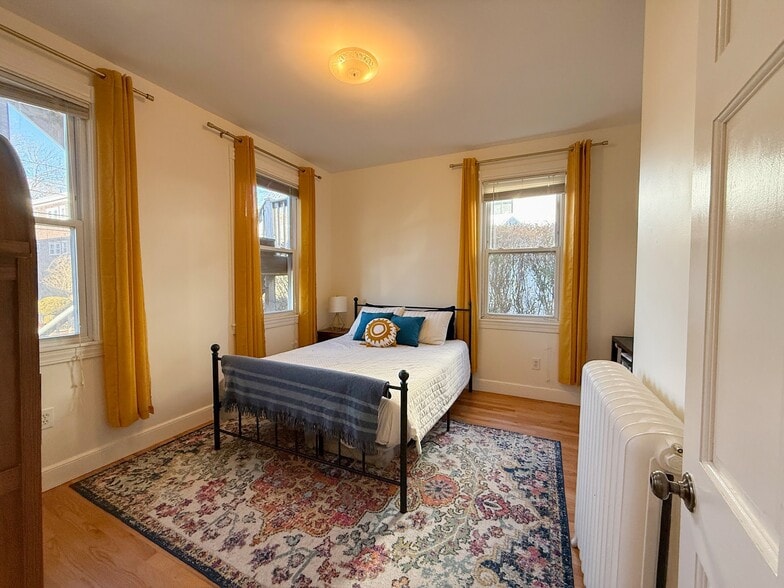 Building Photo - 283 Summer St