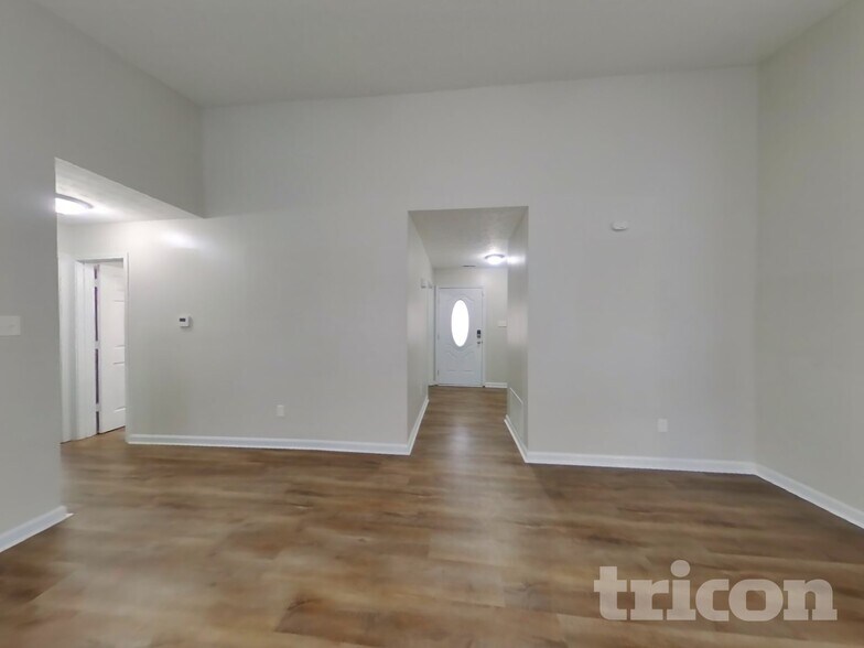 Building Photo - 3942 Jason Ave