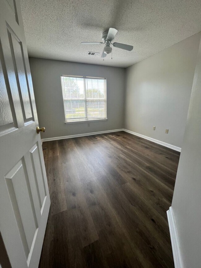 Building Photo - 111 Grindstaff Dr