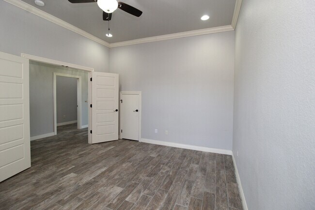 Building Photo - 775 Via Lucca Ave
