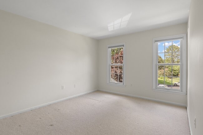 Building Photo - 892 Van Dusen Ct