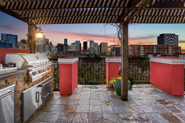 terrace kitchen - 1316 Hadley St
