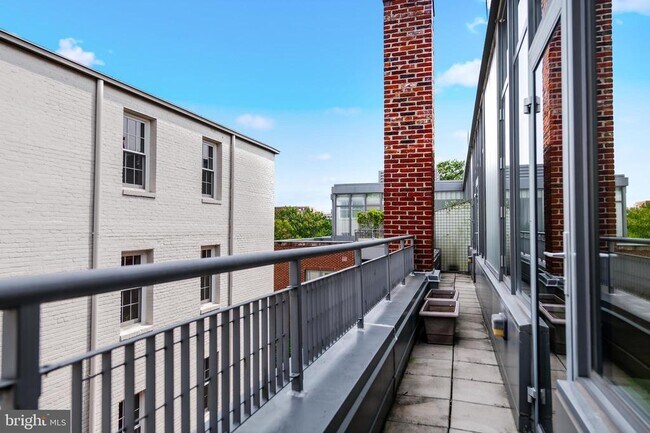 Building Photo - 2516 Q St NW