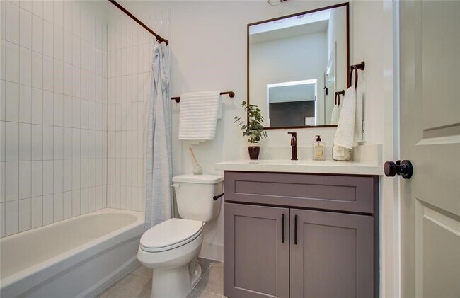 Building Photo - 2309 Eagle St