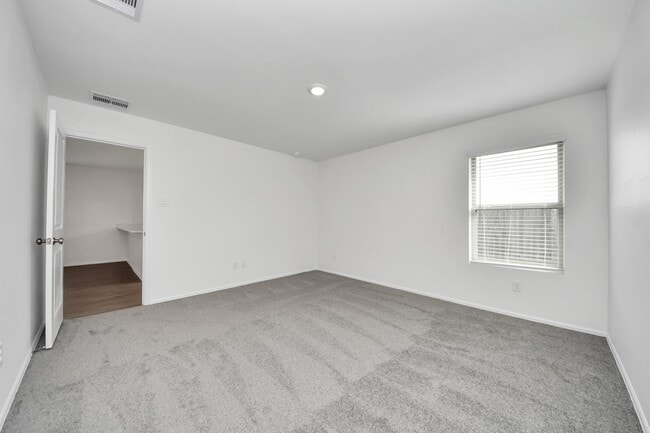 Building Photo - 9010 Estes Lks Dr