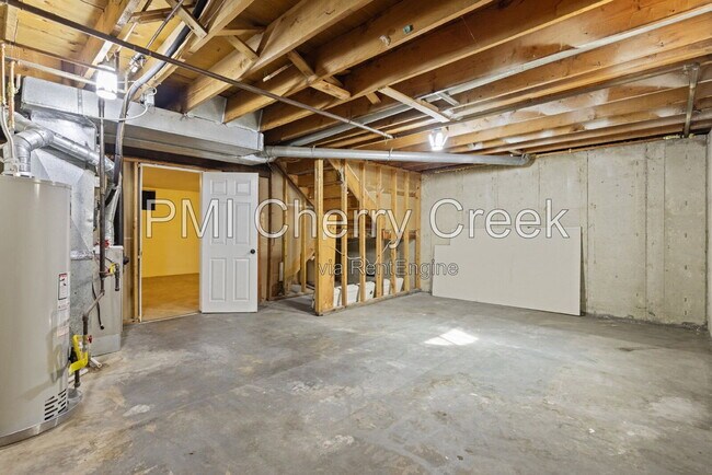 Building Photo - 554 Vance St