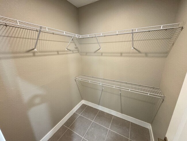 Building Photo - $500 OFF OF A MONTH OF RENT! Beautiful 4BD/2BA Home in Poinciana – No HOA Approval Needed! Pets W...