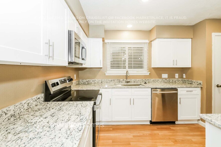 Building Photo - 2415 Pilgrims Bend Dr