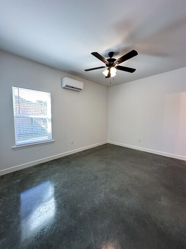 Building Photo - 1604 Crosswood Ct