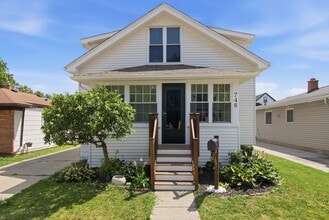 Building Photo - 748 Ruffner Ave