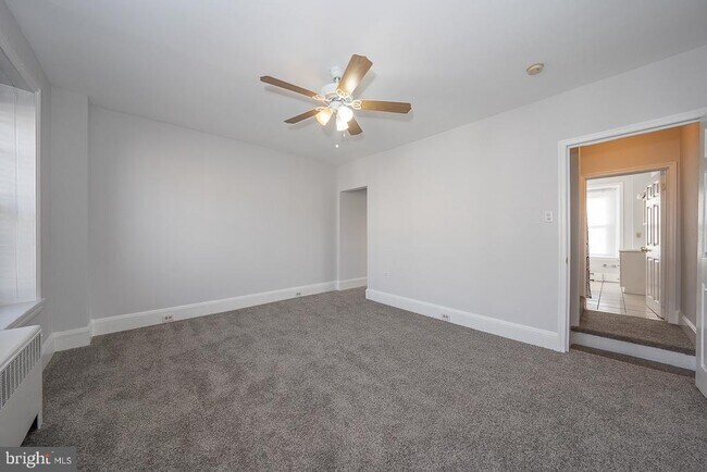 Building Photo - 217 Dupont St