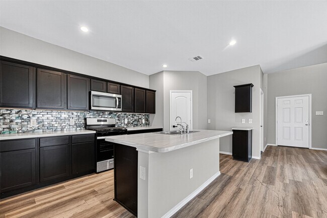 Building Photo - 14529 Lily Plns Dr