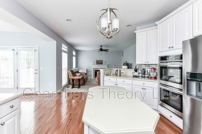 Building Photo - 359 Preston Dr