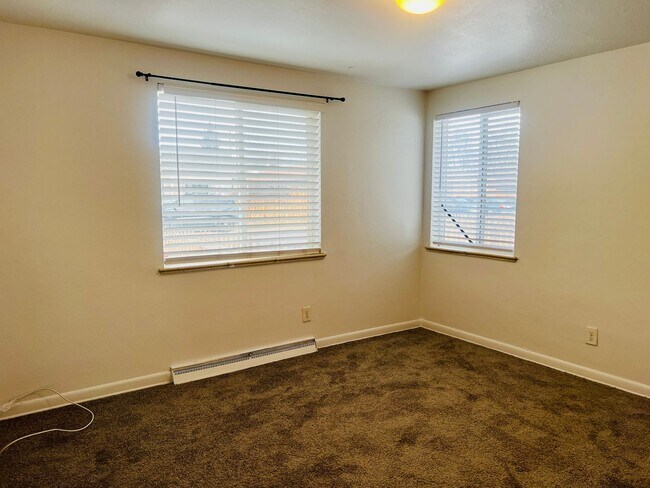 Building Photo - 16th7130