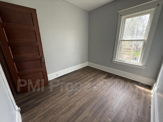 Building Photo - 2155 N 32nd St