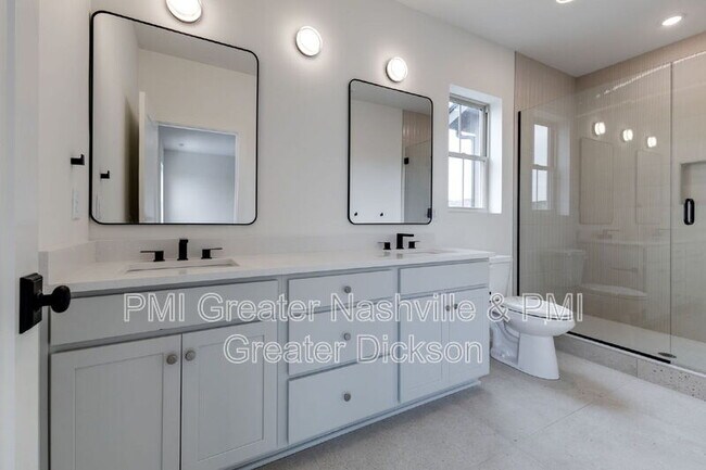 Building Photo - 404 Morningside Mnr