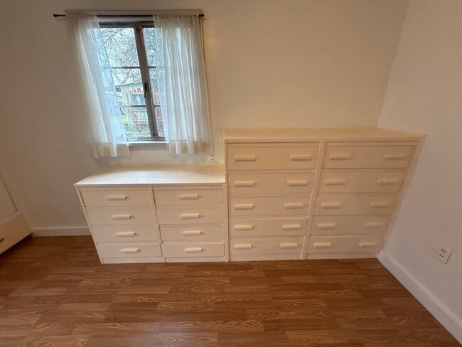 Building Photo - 1947 Marion St SE