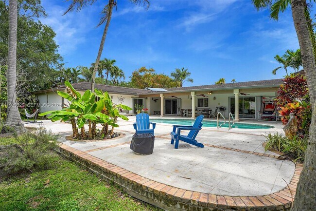 Building Photo - 15280 SW 72nd Ave