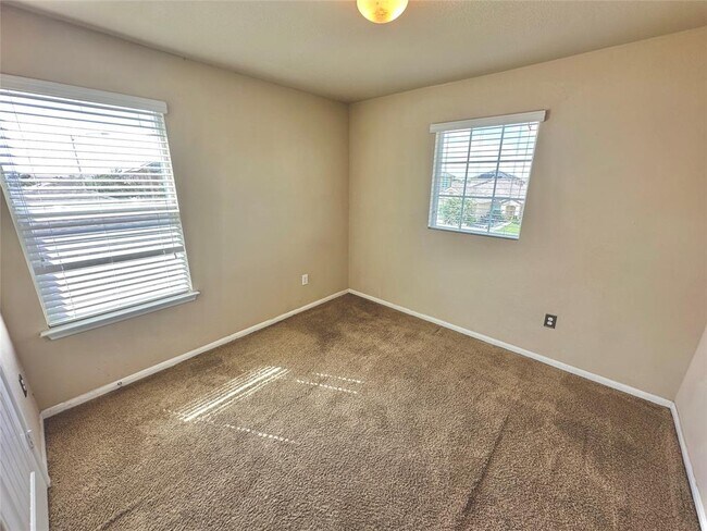 Building Photo - 12107 Waterford Run Way