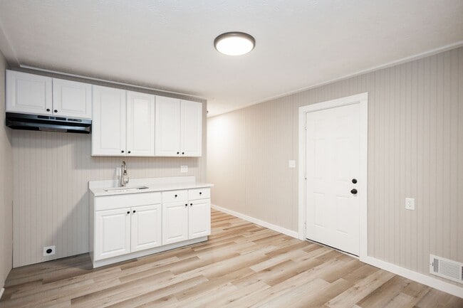 Building Photo - Updated 3BR/2BA Home – $500 OFF 1st Month!