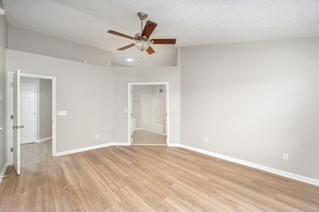 Building Photo - 533 Millpond Rd