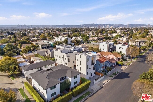 Building Photo - 2837 Redondo Blvd