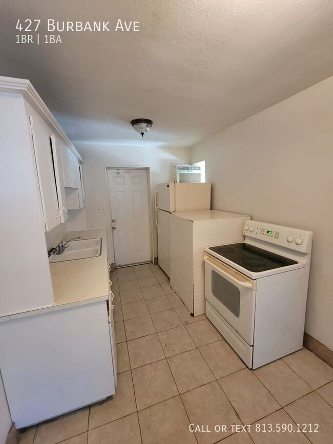 Building Photo - 427 Burbank Ave