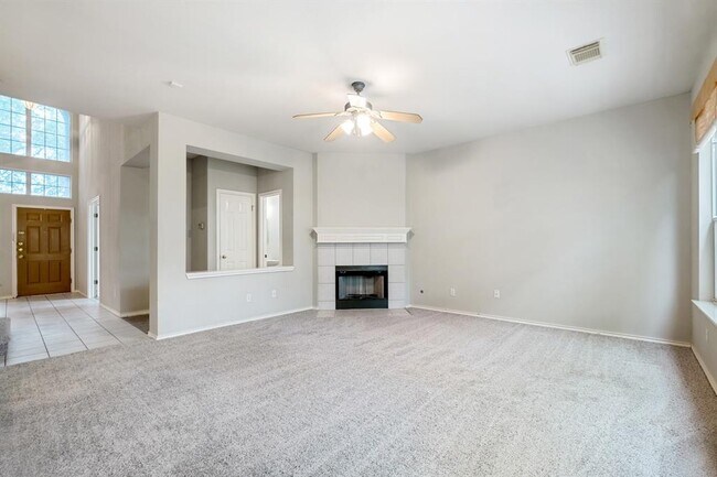 Building Photo - 4229 Kingsburg Dr