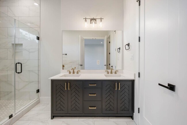 Building Photo - 6124 Campo Vista Dr