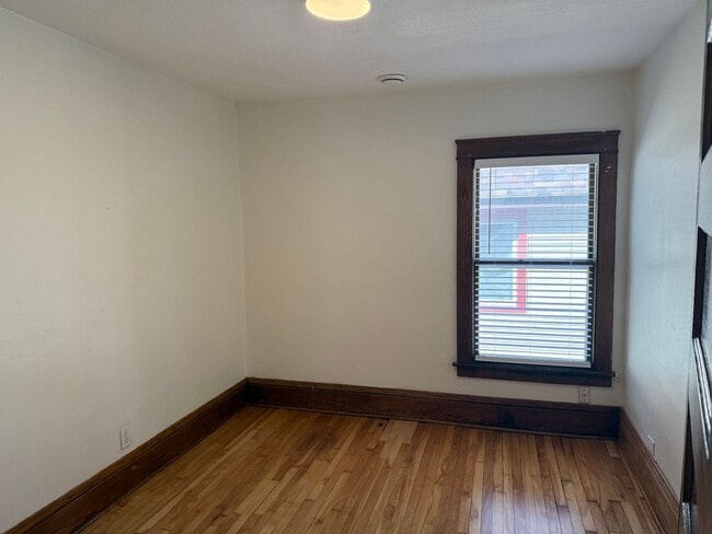 Building Photo - 3145 Pleasant Ave