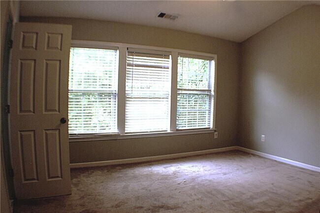 Building Photo - 437 Darter Dr NW