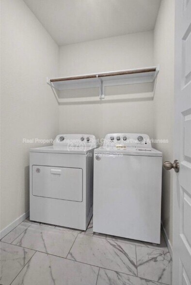 Building Photo - 4801 W Triangle St