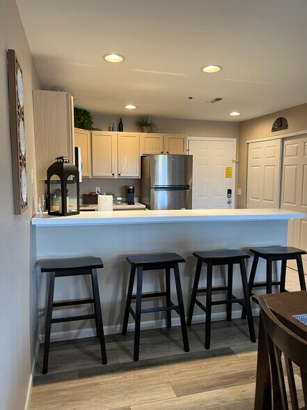 Building Photo - 1481 Ledges Dr