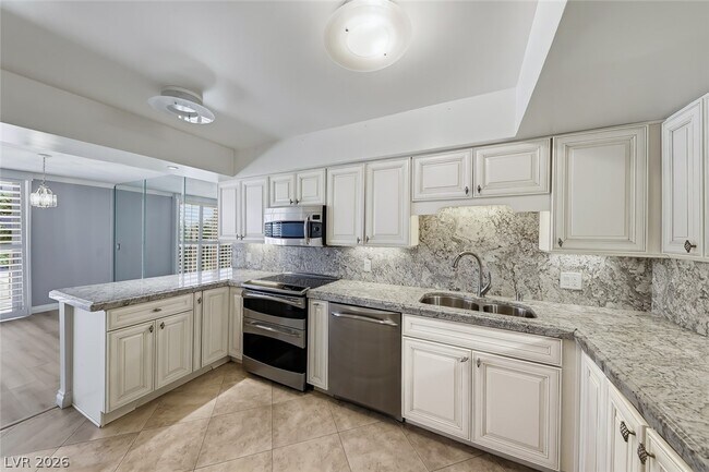 Building Photo - 205 E Harmon Ave