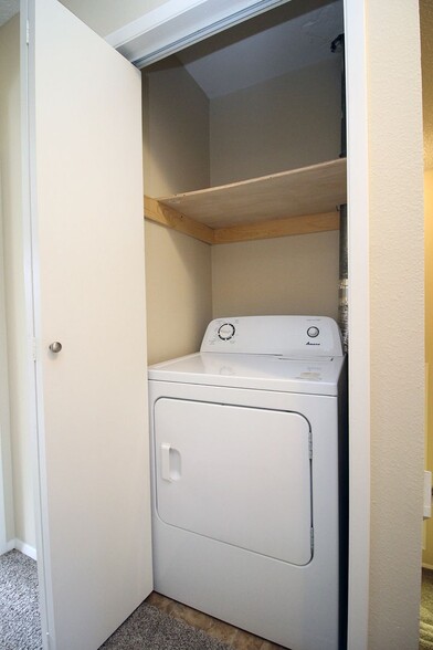 Building Photo - 2747-2757 SW Troy St