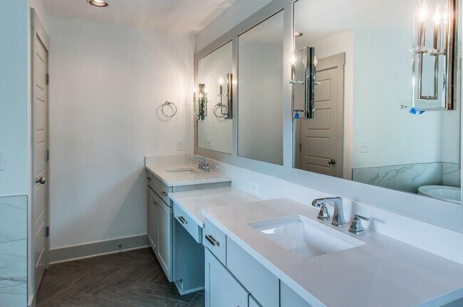 Building Photo - 503 Acklen Park Dr