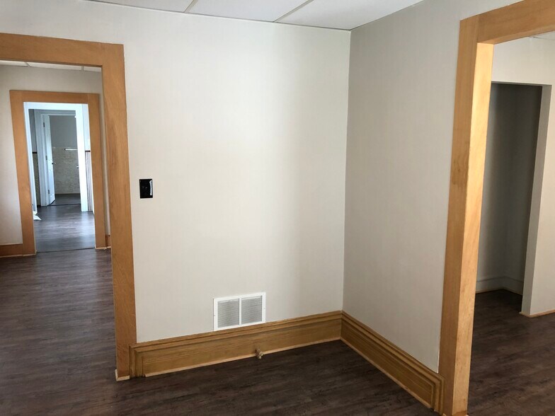 Building Photo - 1579 E 32nd St