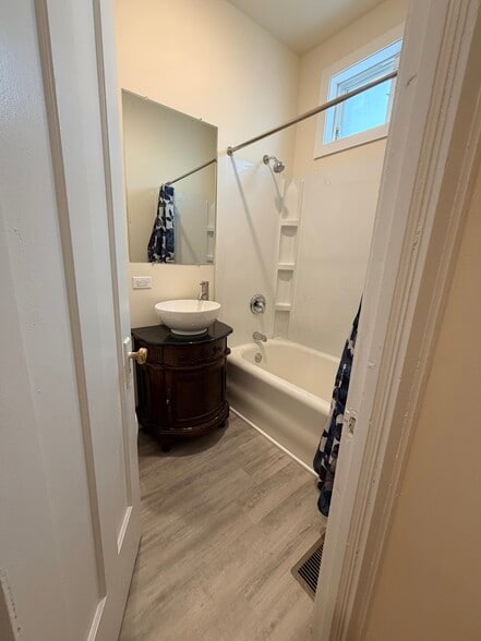 Building Photo - 9100 S Ashland Ave