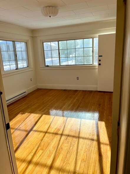 Building Photo - 56 Phillips Pl