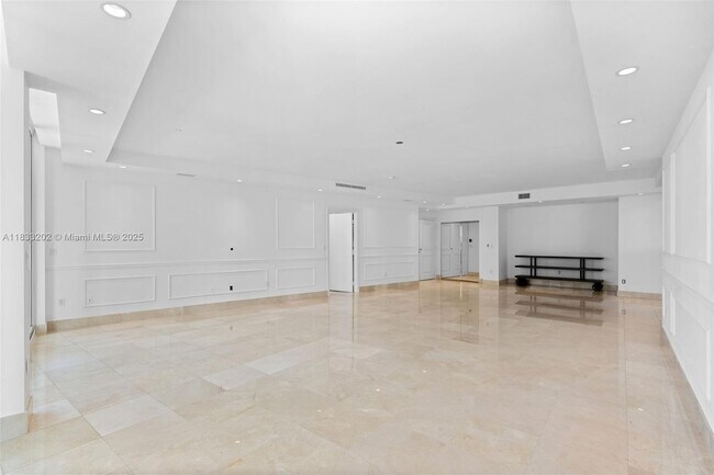 Building Photo - 9601 Collins Ave