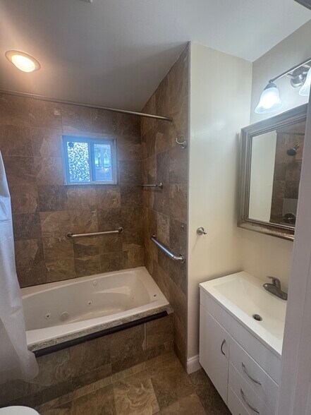 Building Photo - 95 Bynner St