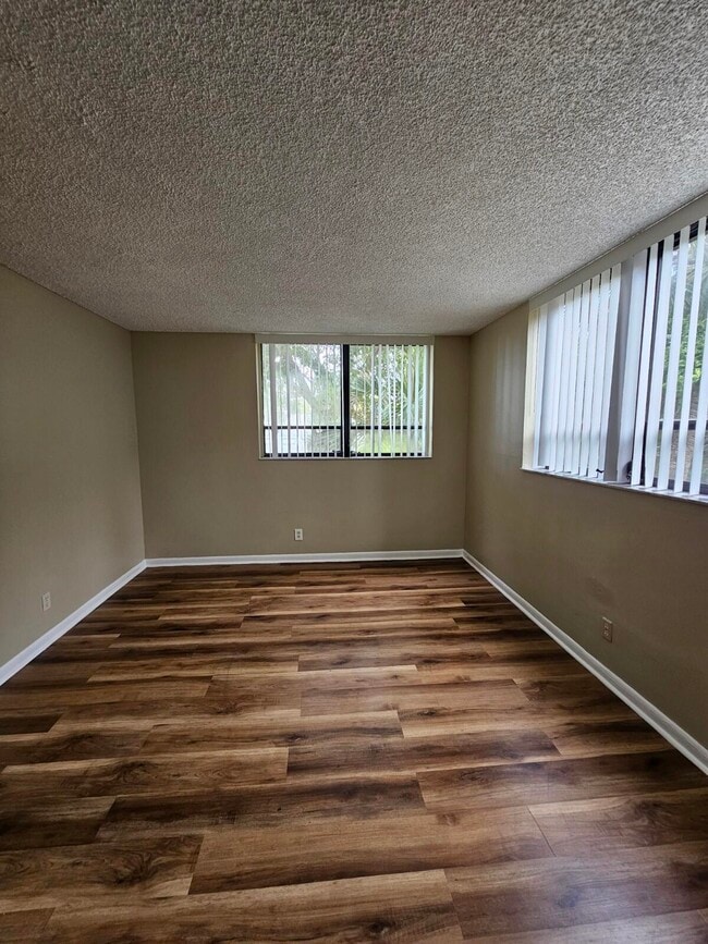 Building Photo - 1900 N Congress Ave