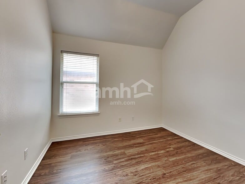 Building Photo - 6308 Fall River Dr