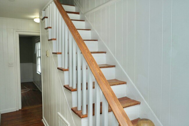 Building Photo - 920 Anderson St