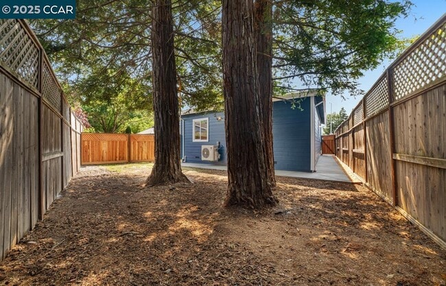 Building Photo - 18 Del Sol Ct