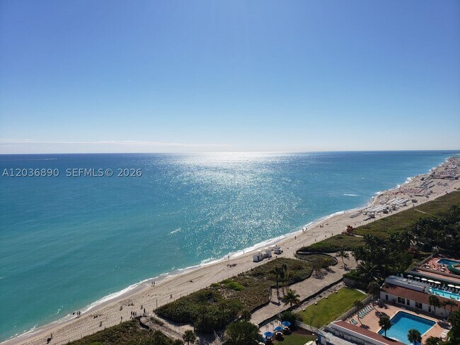 Building Photo - 2555 Collins Ave